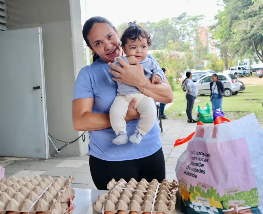 La entrega de paquetes nutricionales vacacionales en Rionegro avanza para garantizar la continuidad alimentaria de los estudiantes durante el receso escolar y apoyar el bienestar de las familias.