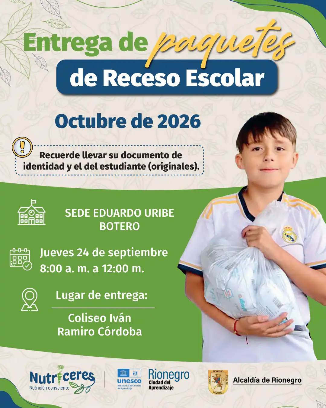 Entrega del Paquete Vacacional Nutricional a familias y estudiantes por parte del equipo de Nutriceres.